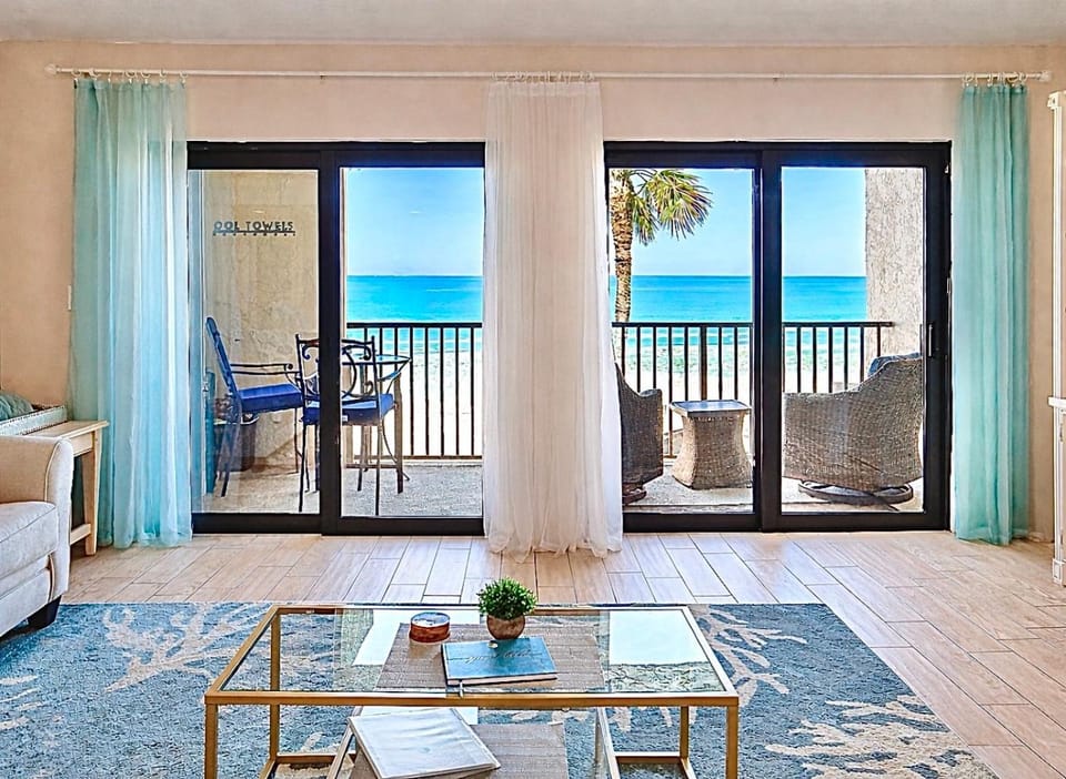 Living room, Sea view