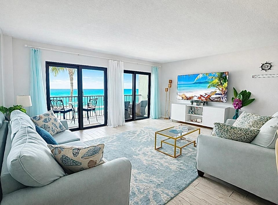 Living room, Sea view