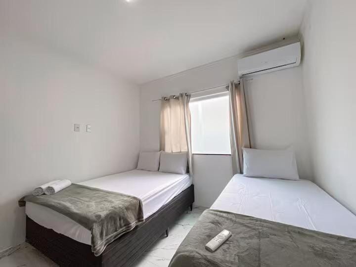 Bed, Photo of the whole room, Bedroom, air conditioner