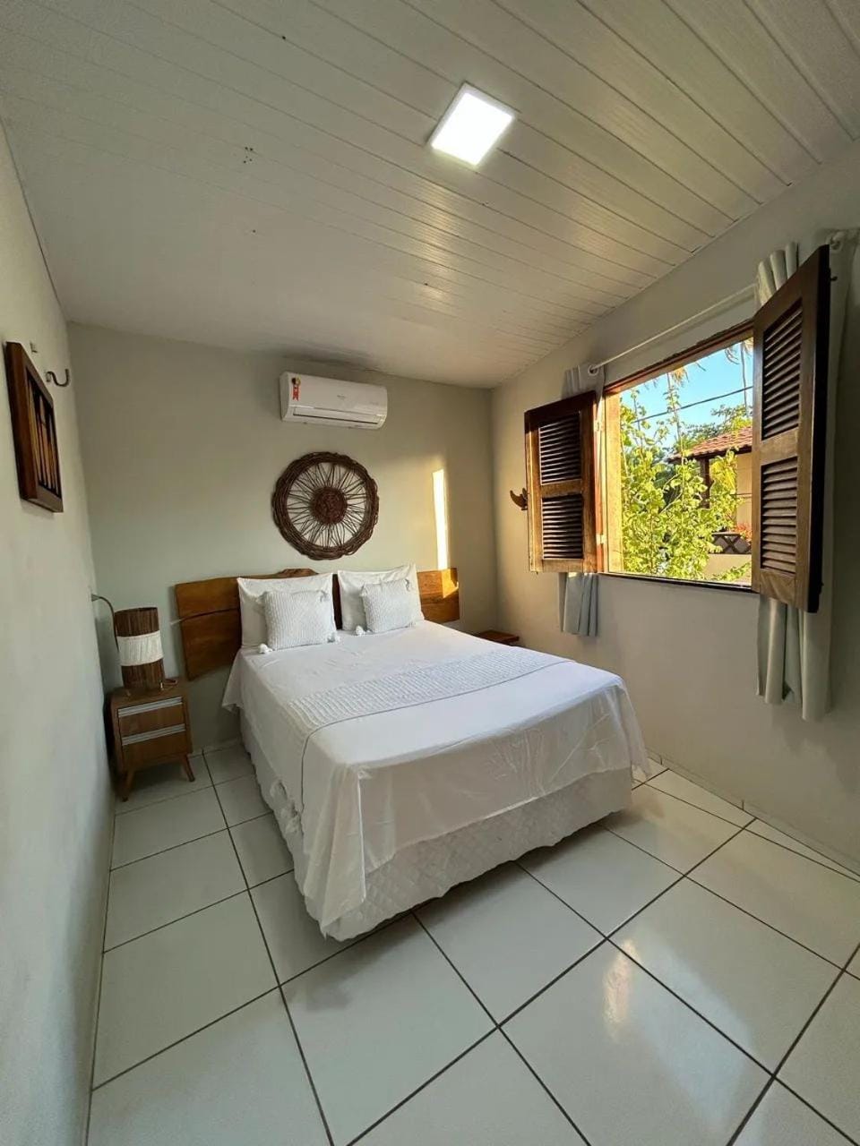 Bed, Photo of the whole room, Bedroom, air conditioner