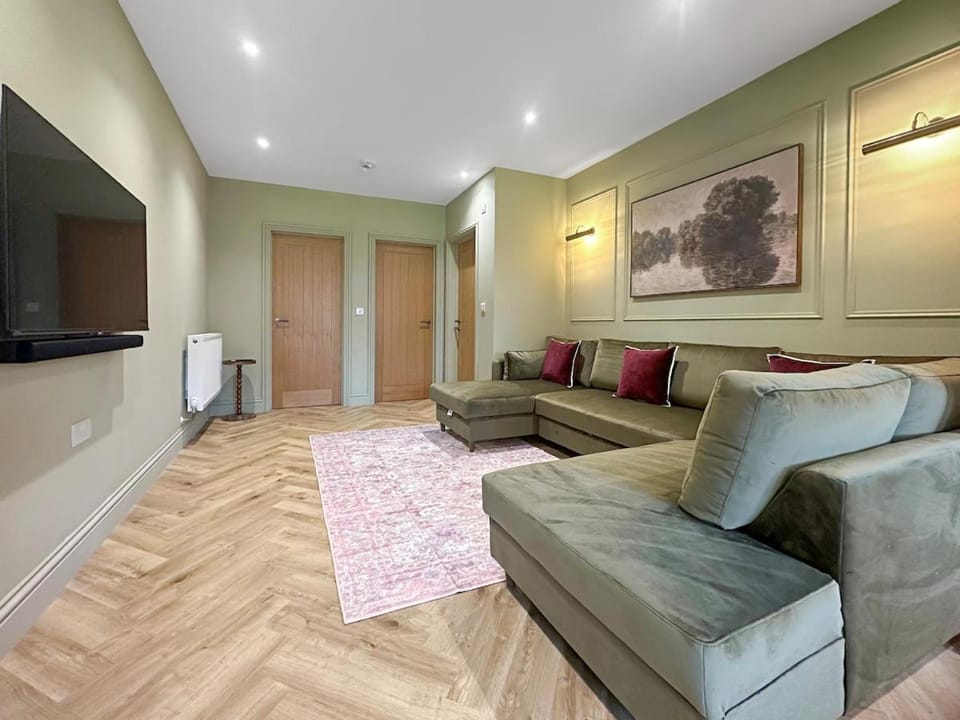 The Shire - Stable Conversion Apartment in East Dorset District