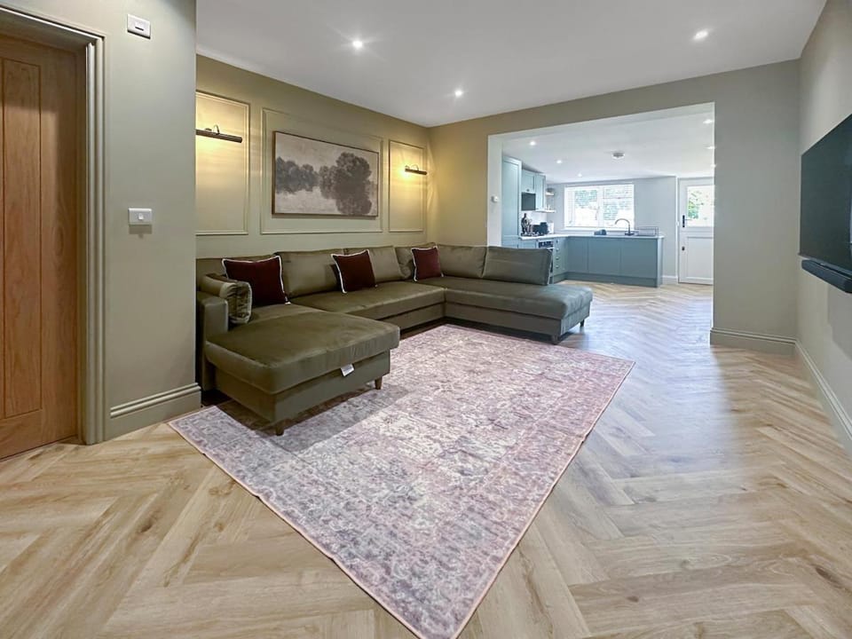 The Shire - Stable Conversion Apartment in East Dorset District