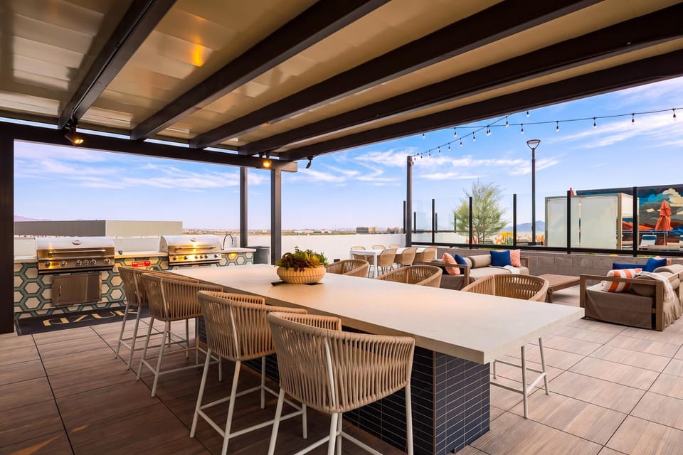 The Azur by AvantStay Apartment in Desert Ridge