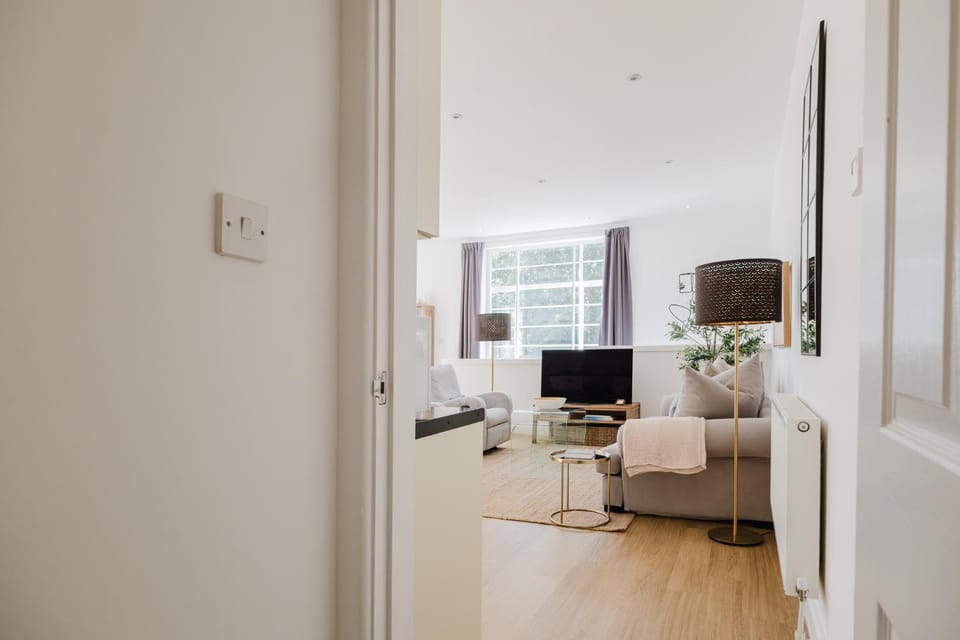 Stunning Loft Apartment With Private Parking Apartment in Chipping Norton