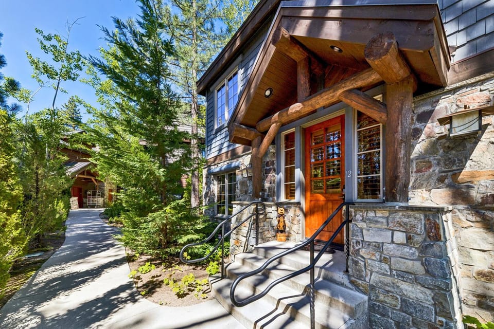 Property building, Facade/entrance, Day, Natural landscape, Garden