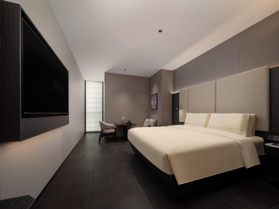 Atour Hotel Universiade New Town Huanggekeng Metro Station, SHENZHEN Hotel in Shenzhen
