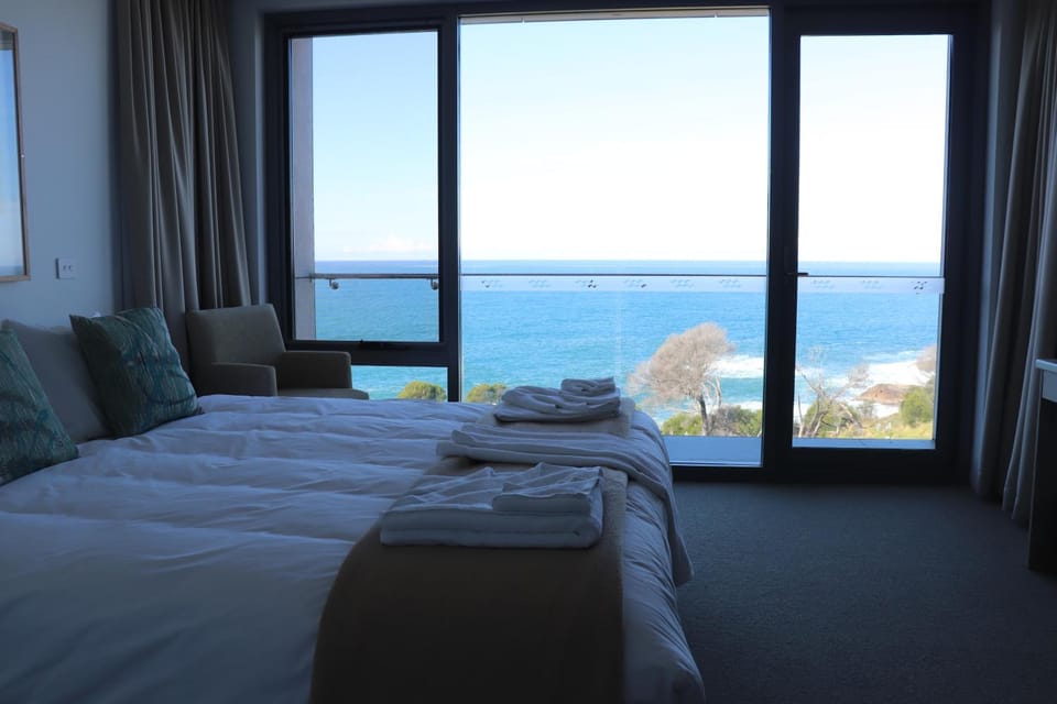 Bed, Bedroom, Sea view