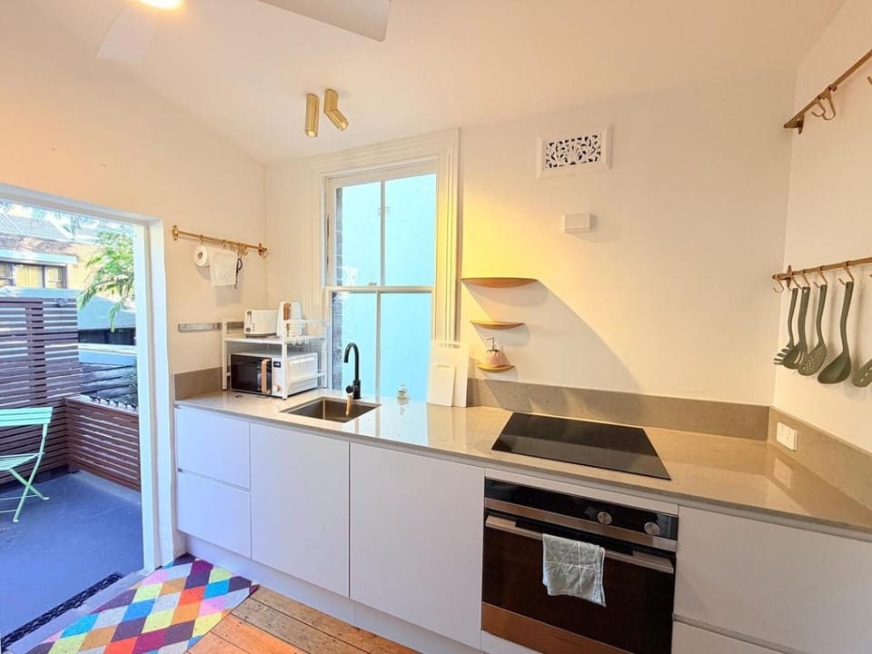 Surry Hills Fringe | Charming 2BR Redfern Terrace House in Surry Hills