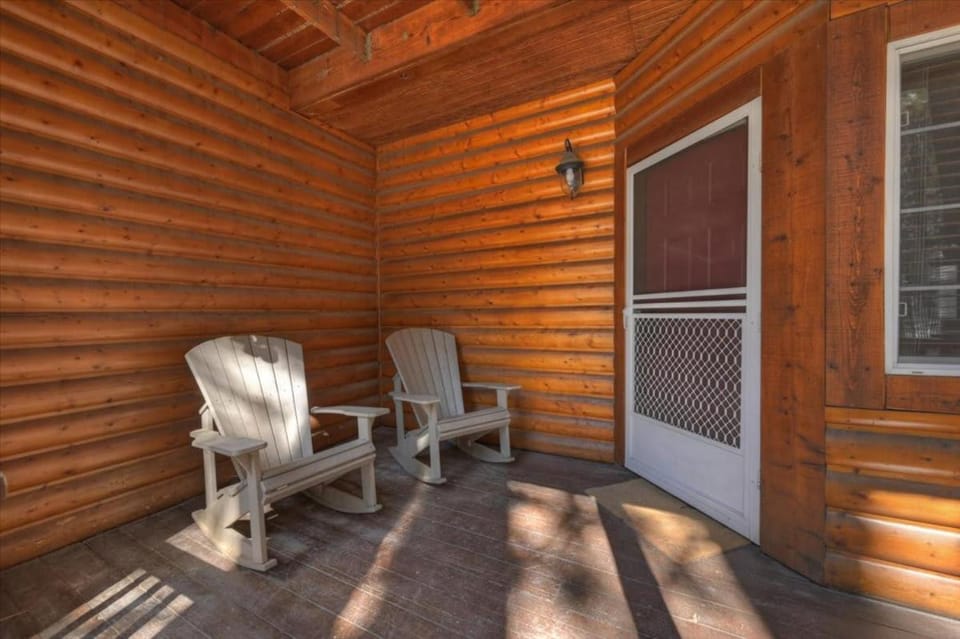 Summit's Edge Lodge Near Snow Summit Apartment in Big Bear