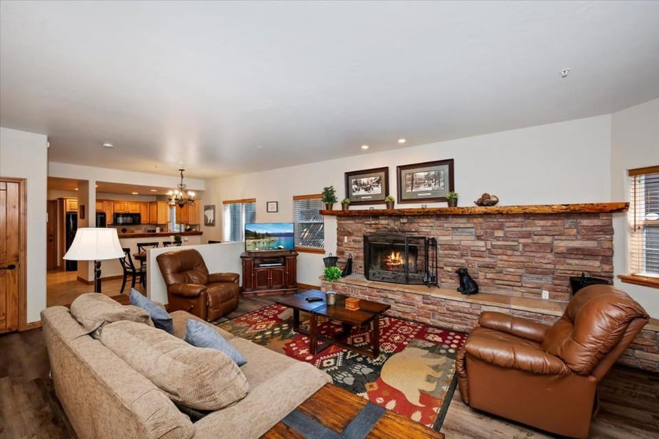 Summit's Edge Lodge Near Snow Summit Apartment in Big Bear