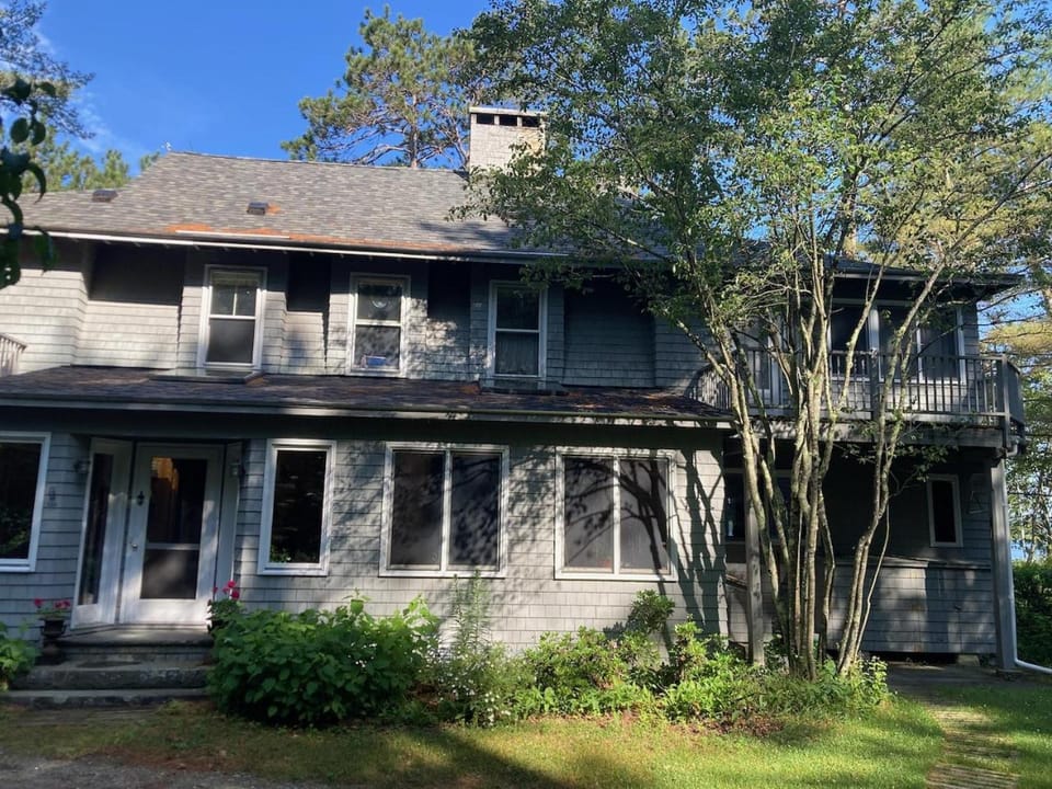 Shore House Cottage House in Lake Sunapee