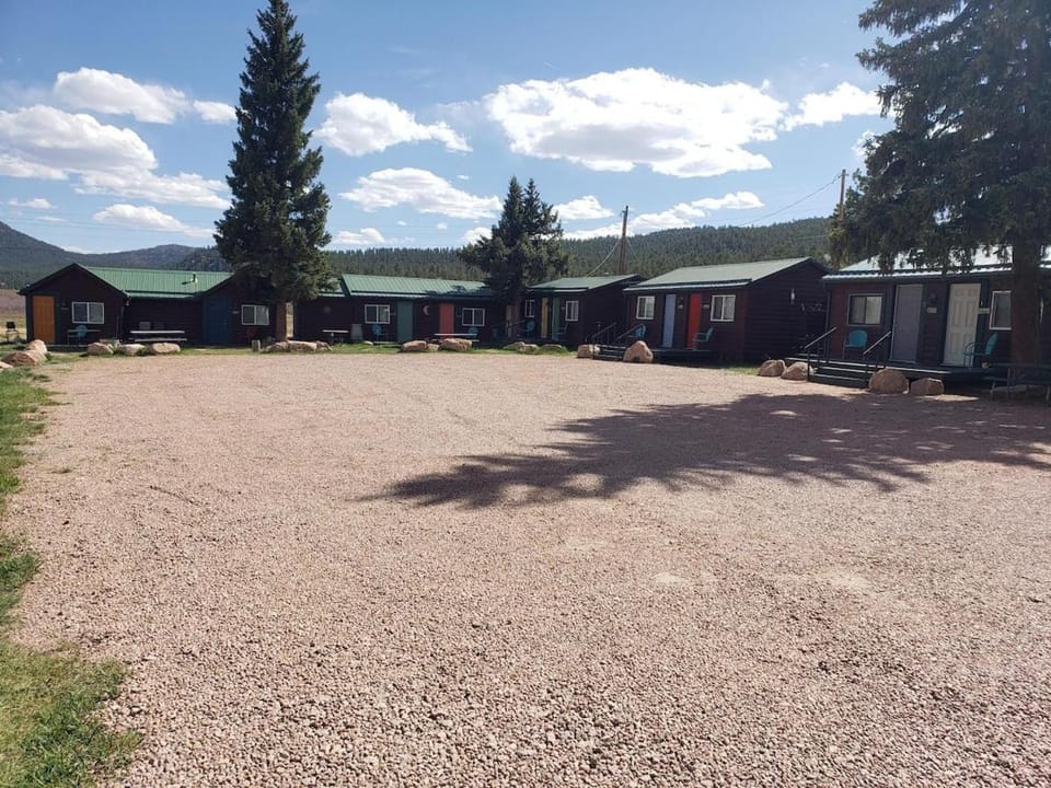 Cabin#8 in Lake George Cabins & RV Park Cabin in Park County