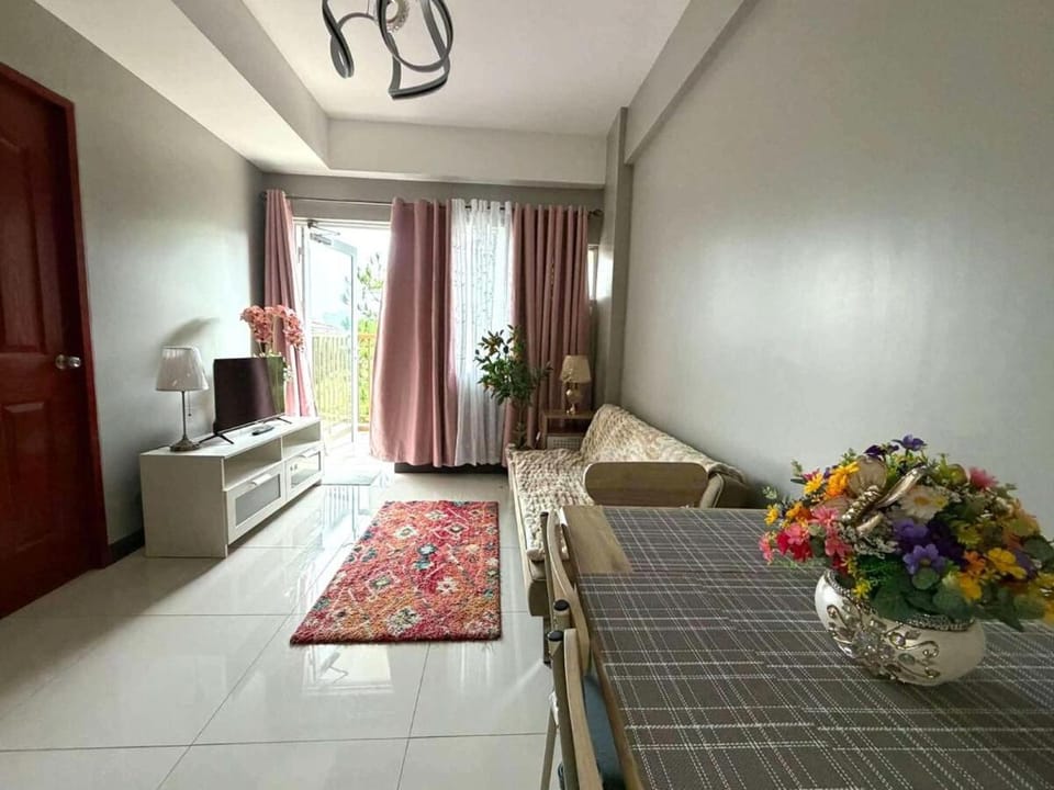 Mountain Mist - Parking - Fast Wi-Fi - 2 Balconies Apartment in Baguio