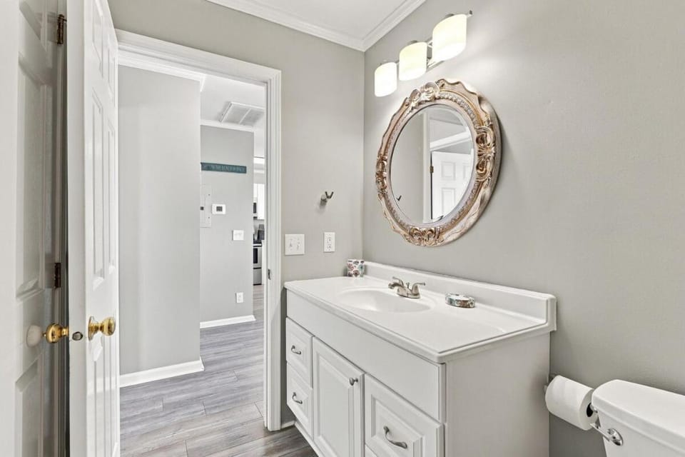 Coastal Comfort - Starfish Escape Apartment in North Topsail Beach