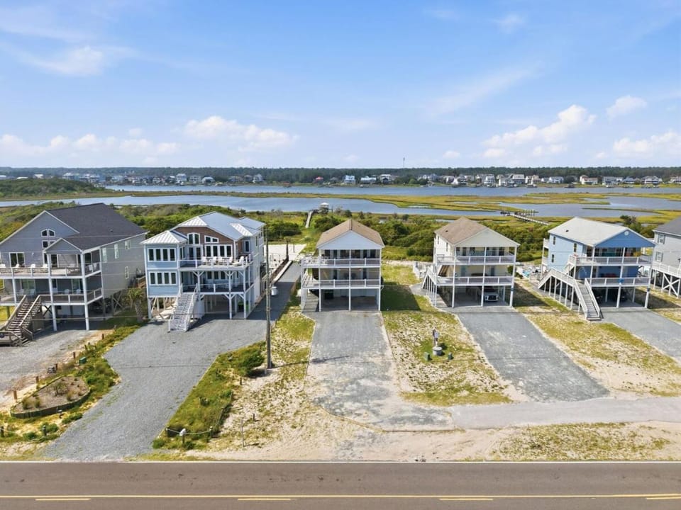 Coastal Comfort - Starfish Escape Apartment in North Topsail Beach