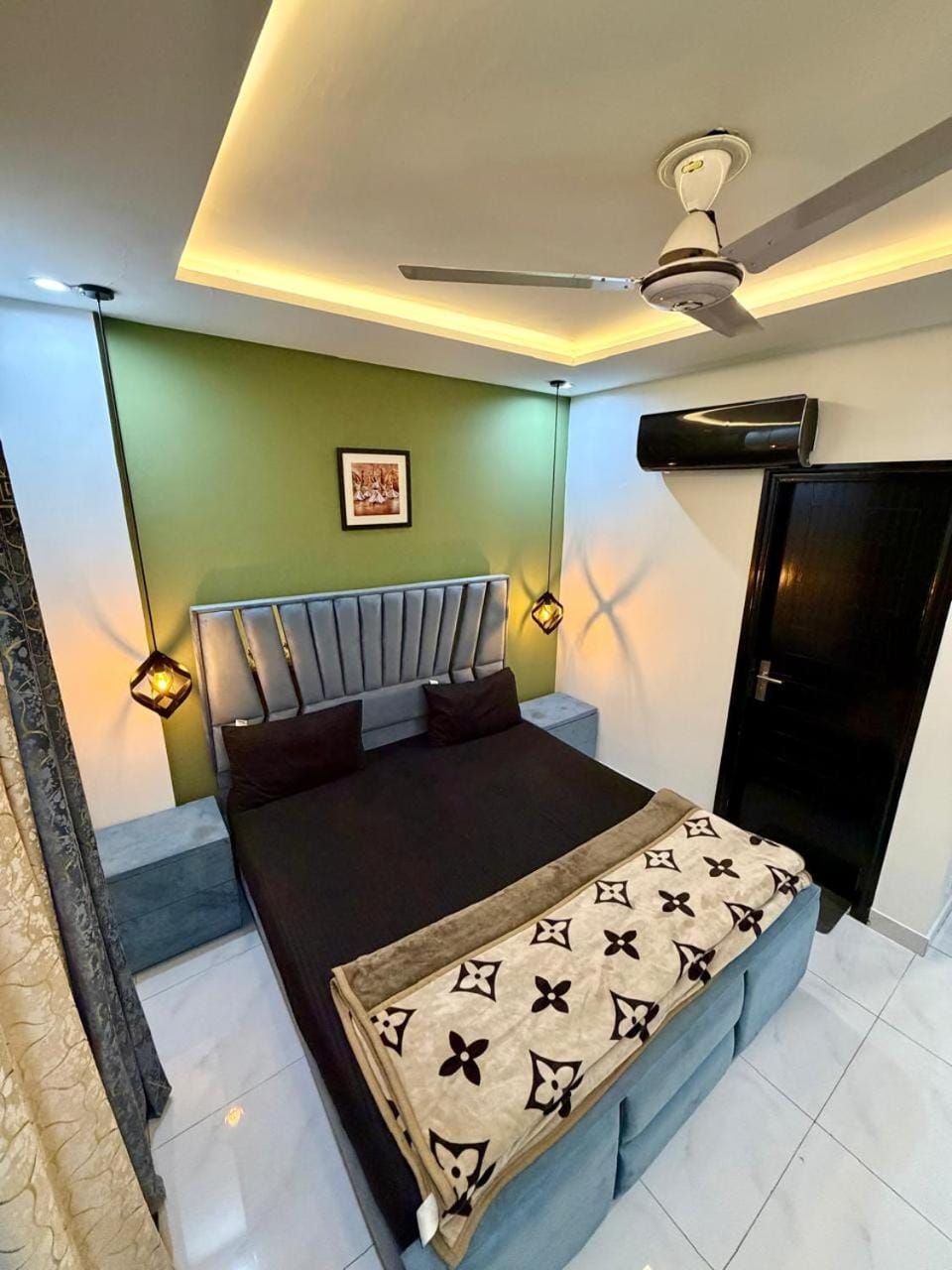 Zameen opal luxury apartments Apartment in Lahore