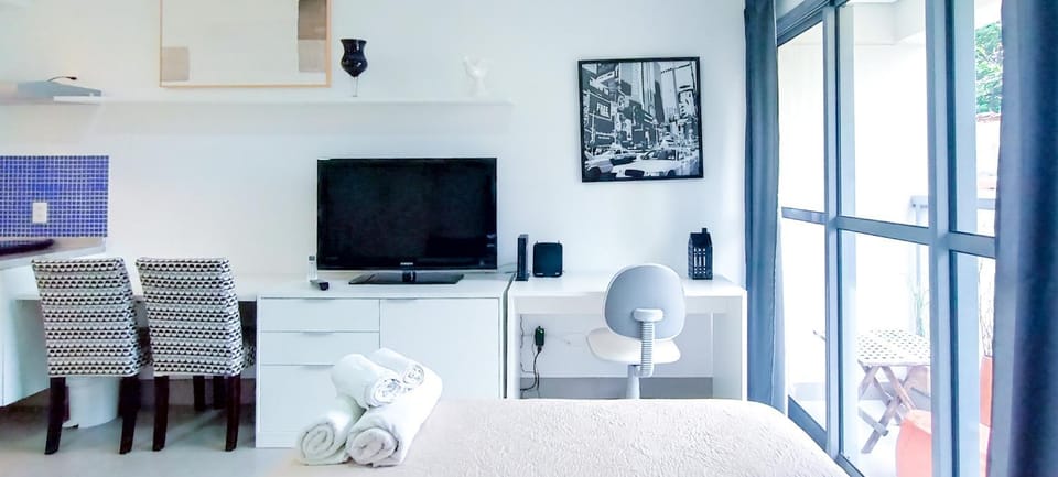 TV and multimedia, Balcony/Terrace, Business facilities, Seating area, Dining area
