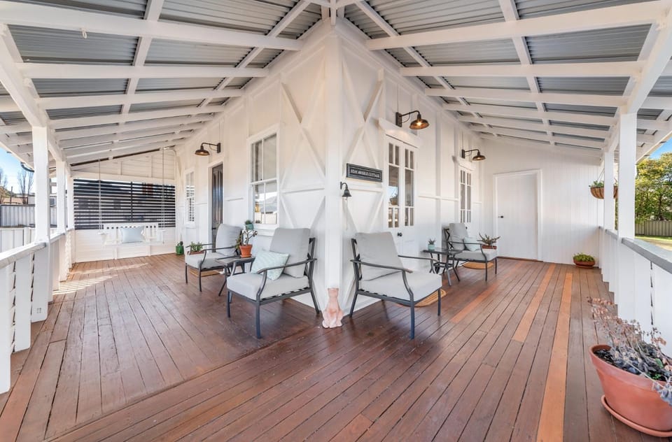 Stayawhile Cottage - Heritage 3 Bed in Tenterfield House in Tenterfield