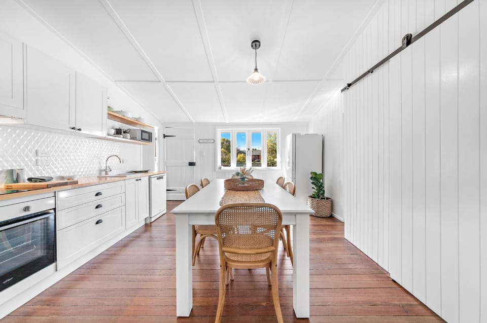 Stayawhile Cottage - Heritage 3 Bed in Tenterfield House in Tenterfield