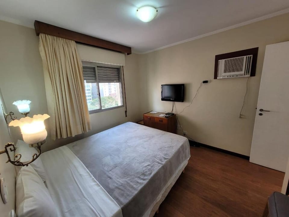 Bed, TV and multimedia, Bedroom, air conditioner