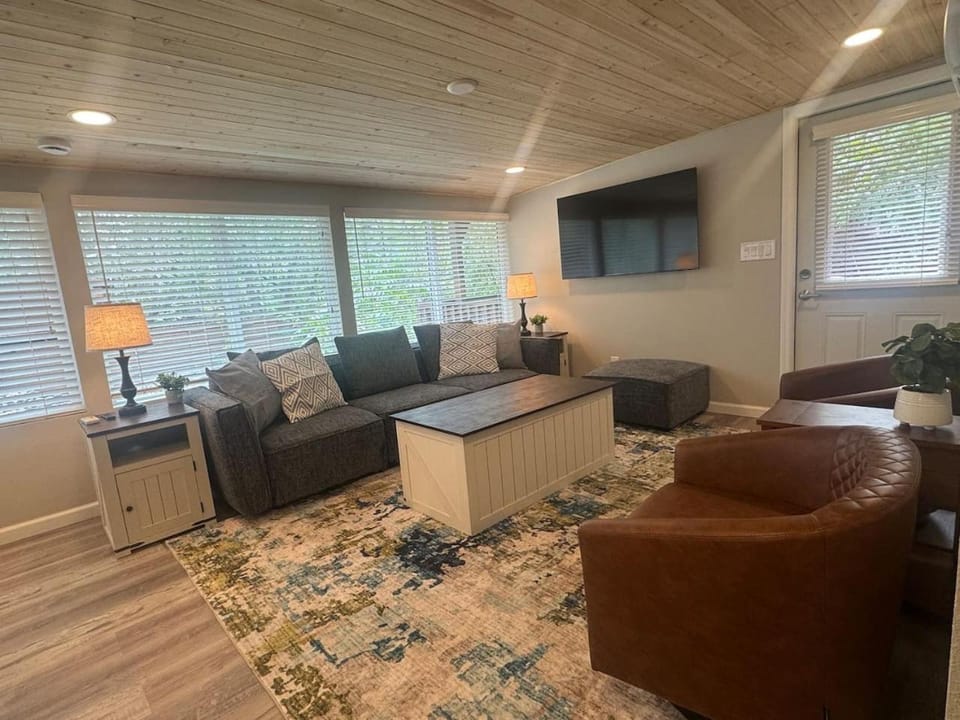 50 Creekside Retreat | 2BR Hideaway + Private Hot Tub House in Sedona