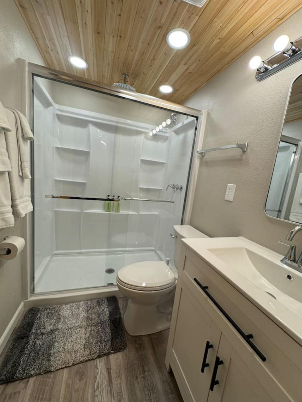 50 Creekside Retreat | 2BR Hideaway + Private Hot Tub House in Sedona