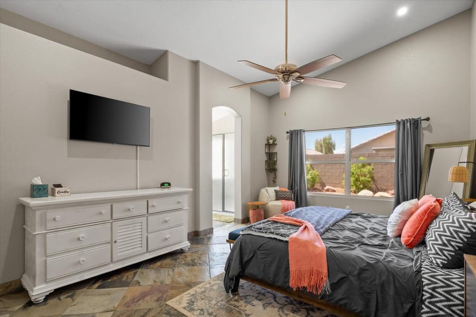 Peoria Spring Training Home Heated Pool & Games House in Glendale