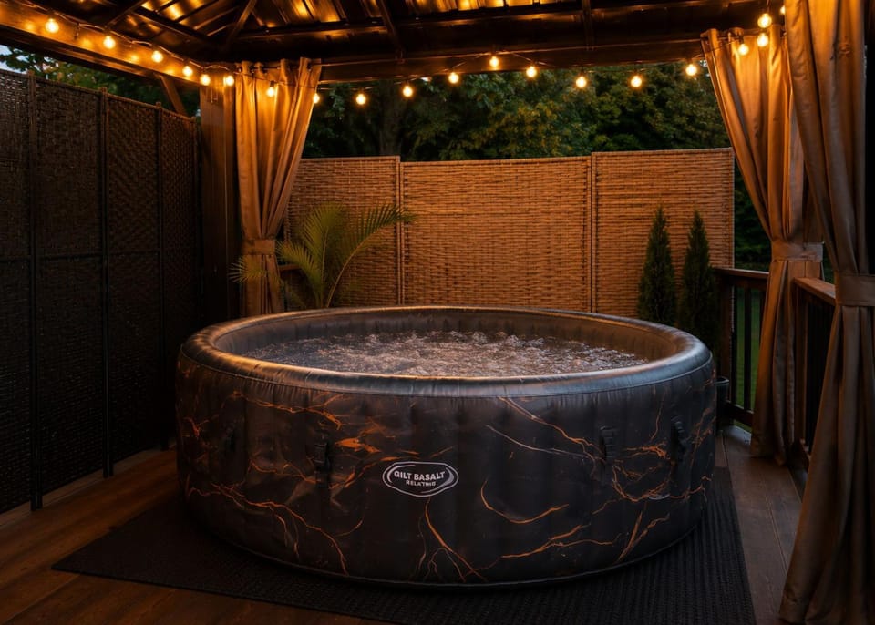CANHAM RV Backyard Spa Experience for 2 House in Dover
