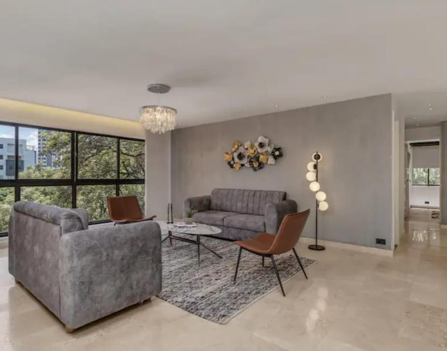 Apartamento con jacuzzi y discoteca, 3 habitaciones, poblado medellín Apartment in Medellin