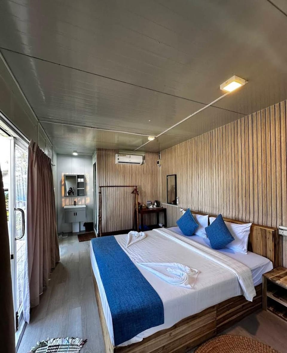 Infinity Beach Bungalows And Restaurant Hotel in Sihanoukville