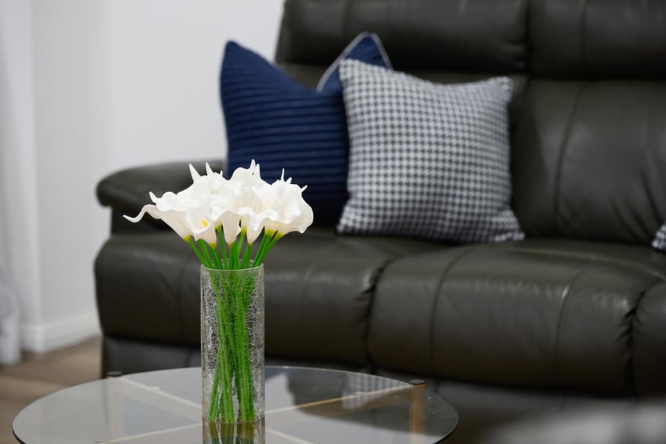 Casula cozy 3Br home with parking & WiFi House in Casula