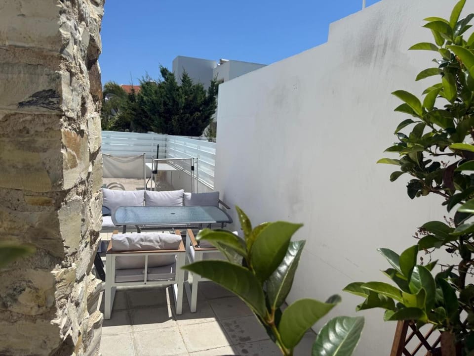 Patio, Day, Balcony/Terrace, Seating area