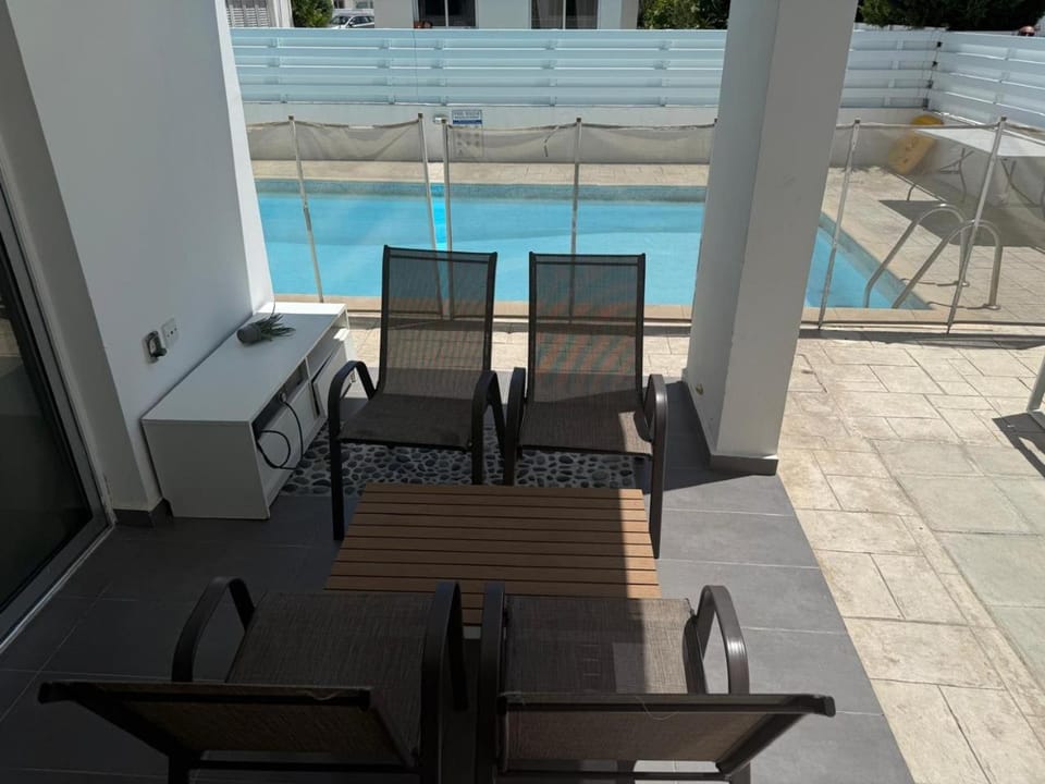 Patio, Balcony/Terrace, Pool view, Swimming pool