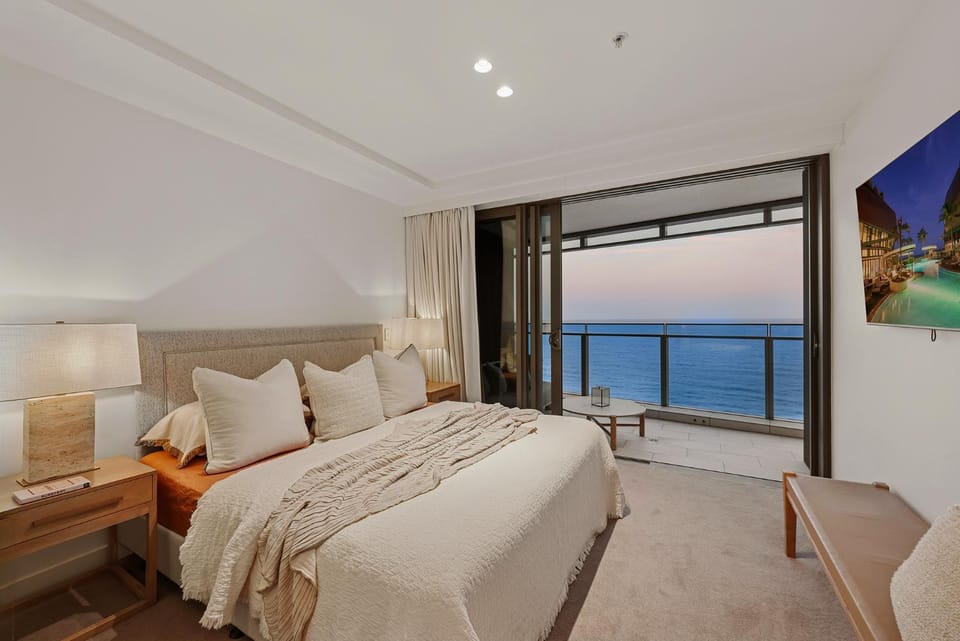 Jewel Realty - Premium Beachfront Residences Apartment in Surfers Paradise