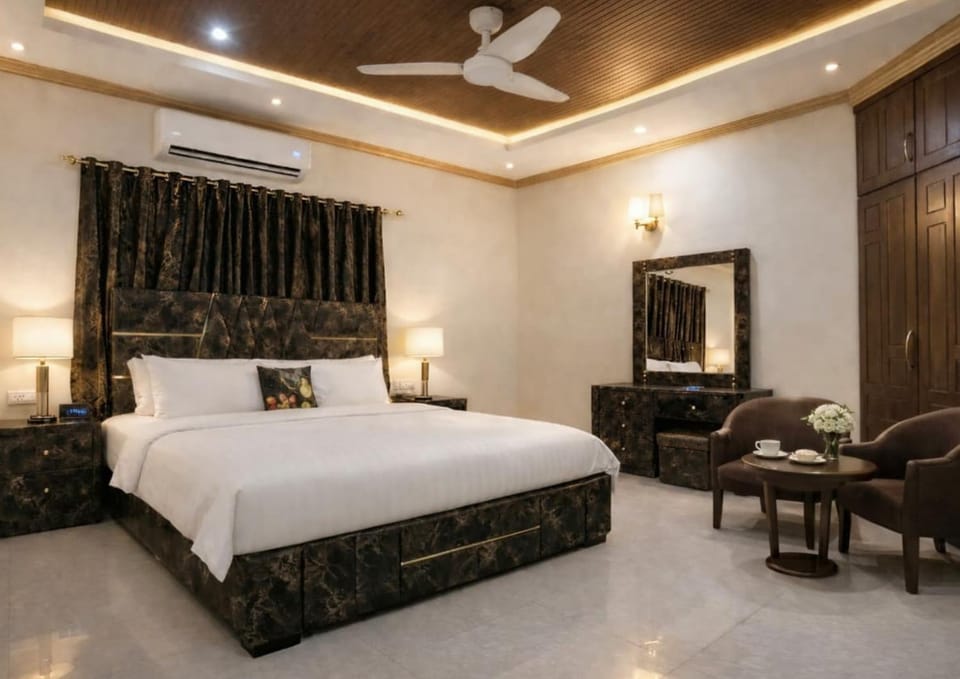 Bed, Photo of the whole room, Bedroom, wardrobe, air conditioner