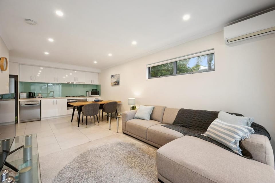Scarborough Coastal Escape Apartment in Perth