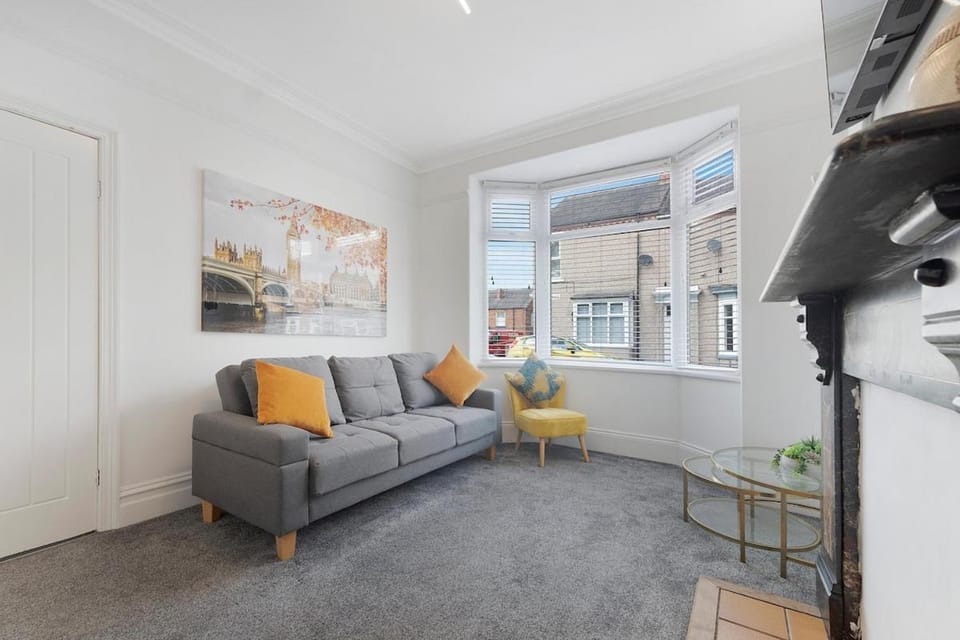 2BR Darlington Home by Stay With Us House in Darlington