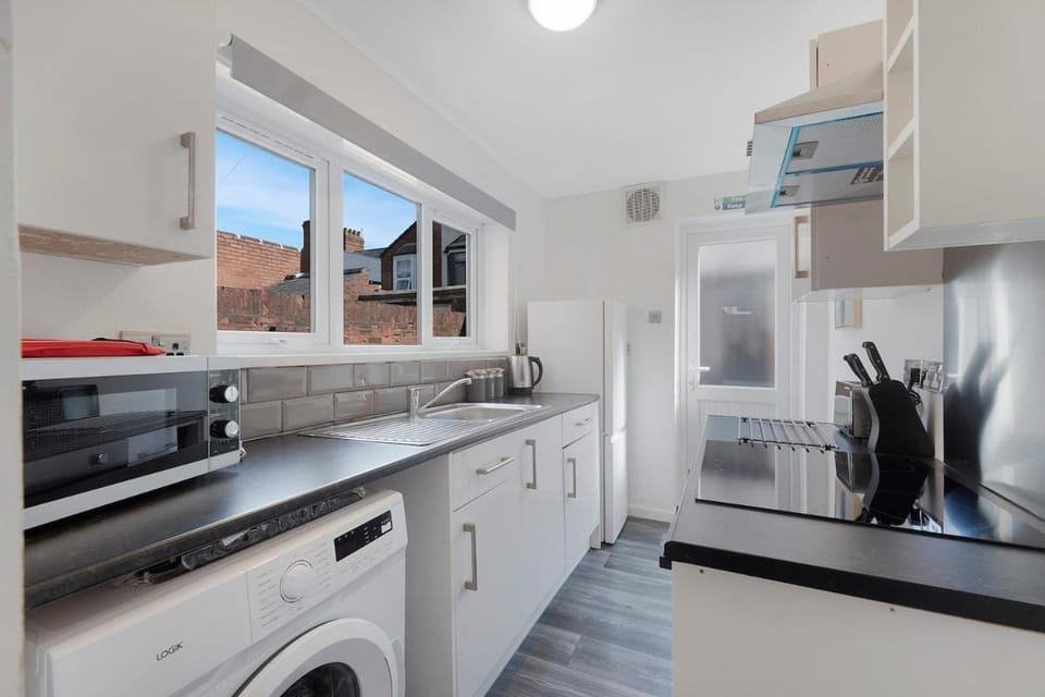 2BR Darlington Home by Stay With Us House in Darlington
