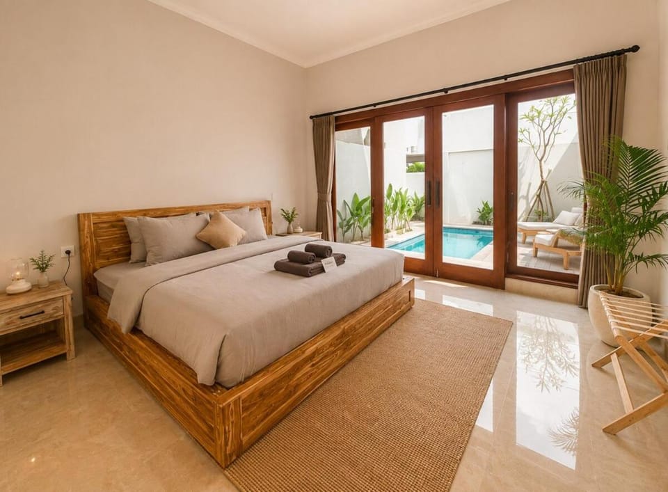 Bed, Photo of the whole room, Bedroom, Swimming pool, towels