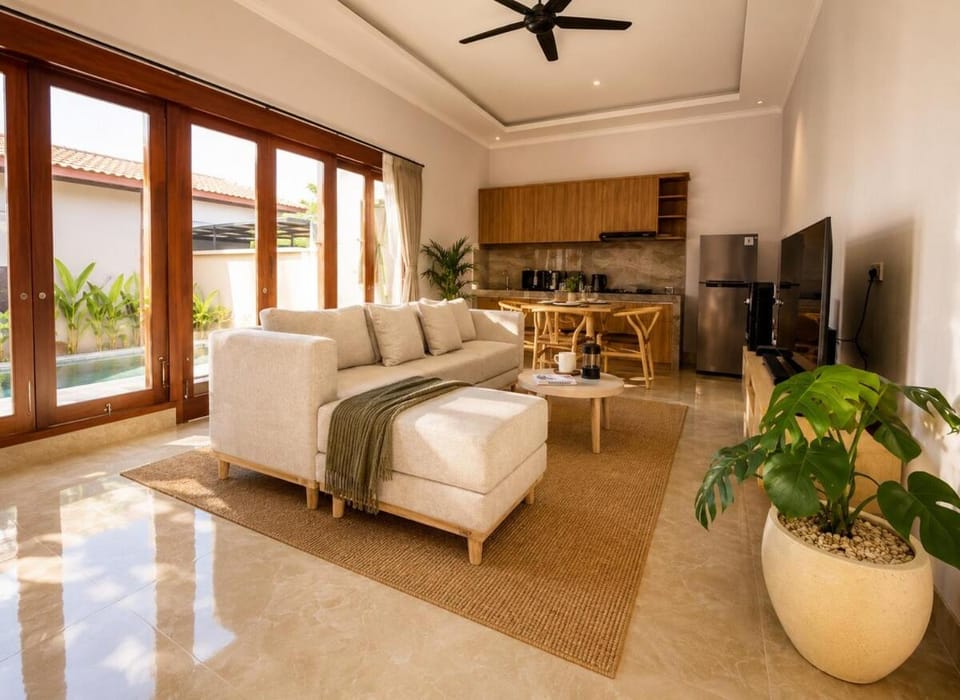 TV and multimedia, Kitchen or kitchenette, Living room, Seating area, Dining area