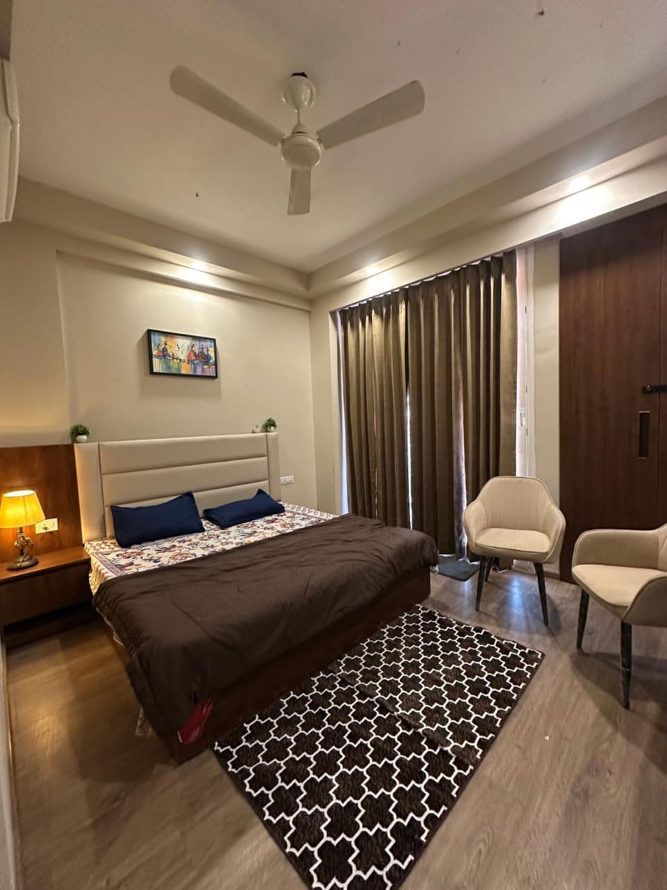 Photo of the whole room