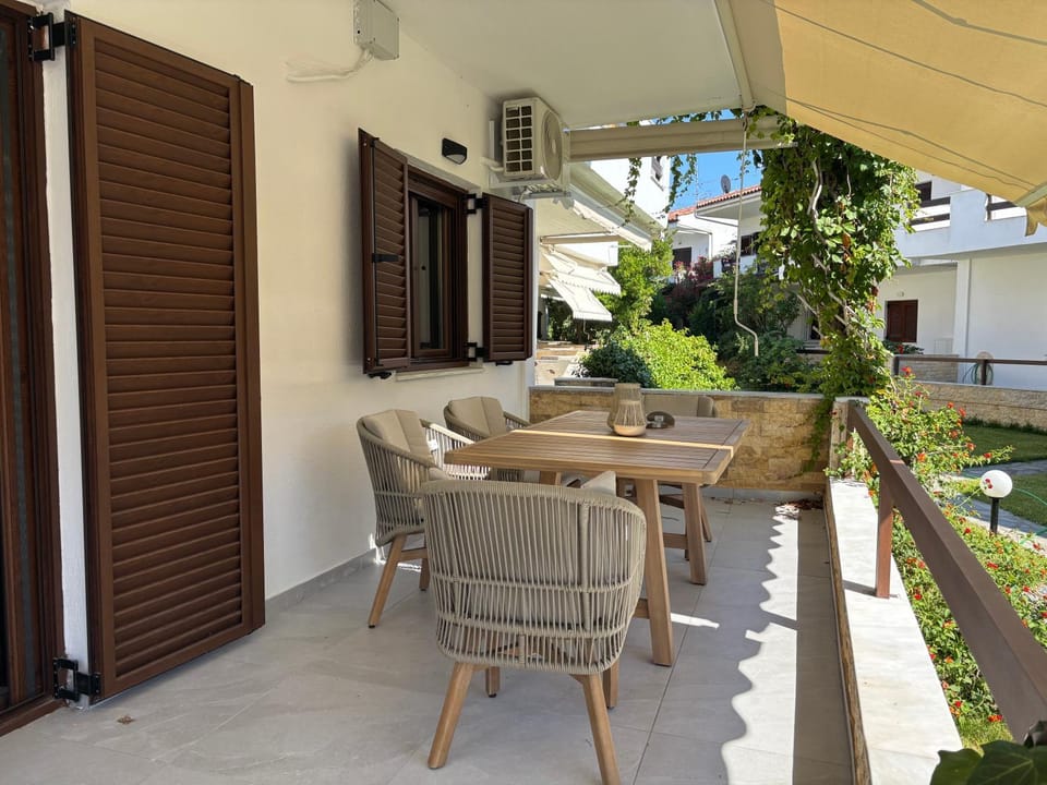 Lefki Pefkohori House in Halkidiki