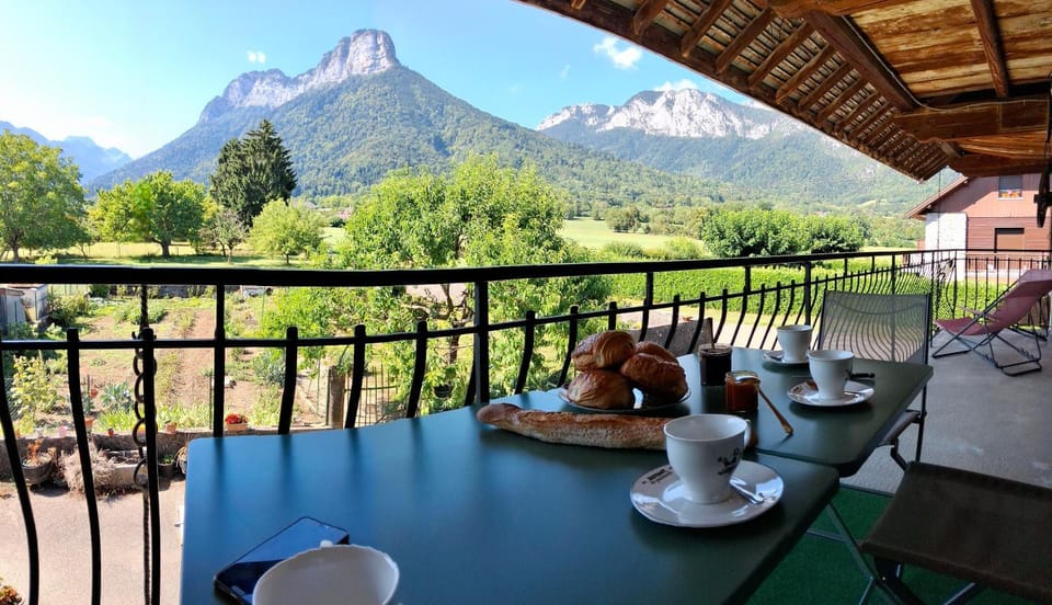 Natural landscape, Balcony/Terrace, Mountain view