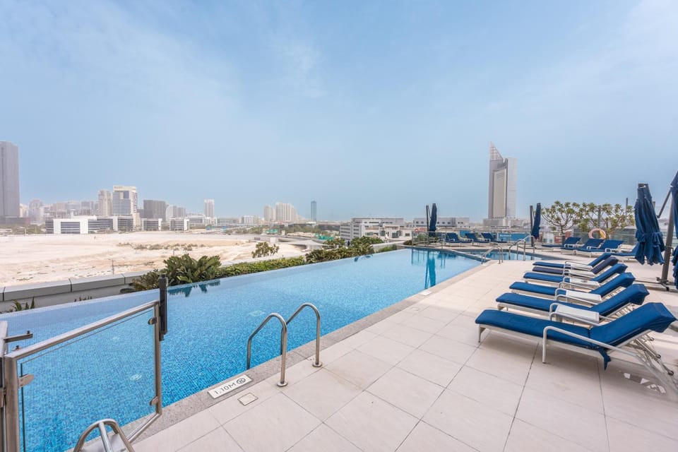 StayShort - Dubai Media City sleeps 2 with Amazing Sea Views! Apartment in Dubai