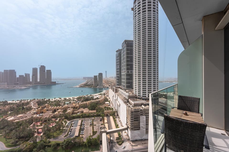 StayShort - Dubai Media City sleeps 2 with Amazing Sea Views! Apartment in Dubai