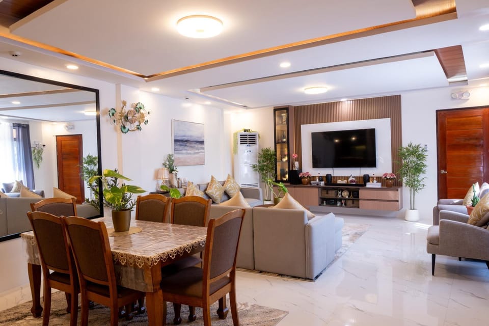 TV and multimedia, Living room, Evening entertainment