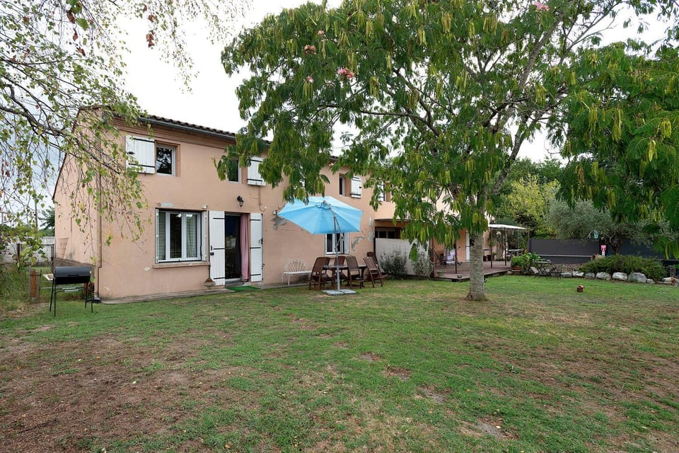 Gite de Bossuet - Wifi & Jardin House in Nouvelle-Aquitaine