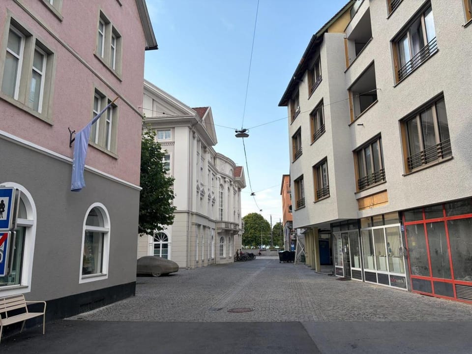 Neighbourhood, Street view, Location