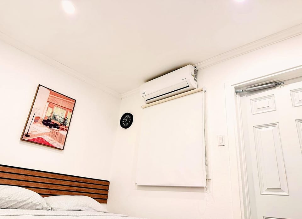 Bed, Bedroom, air conditioner