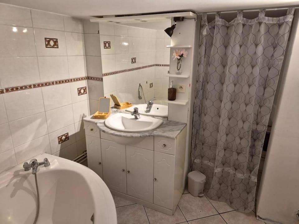 Bathroom, Bath
